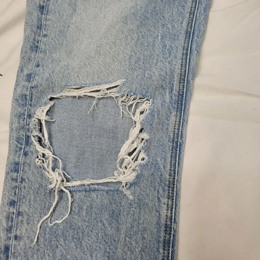 AMERICAN EAGLE distressed‎ destroyed cropped high rise mom jean 6 long